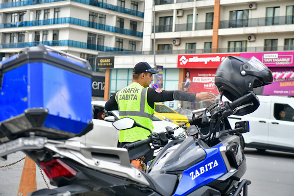 Esenyurt’ta okul çevrelerinde zabıta denetimleri artırıldı