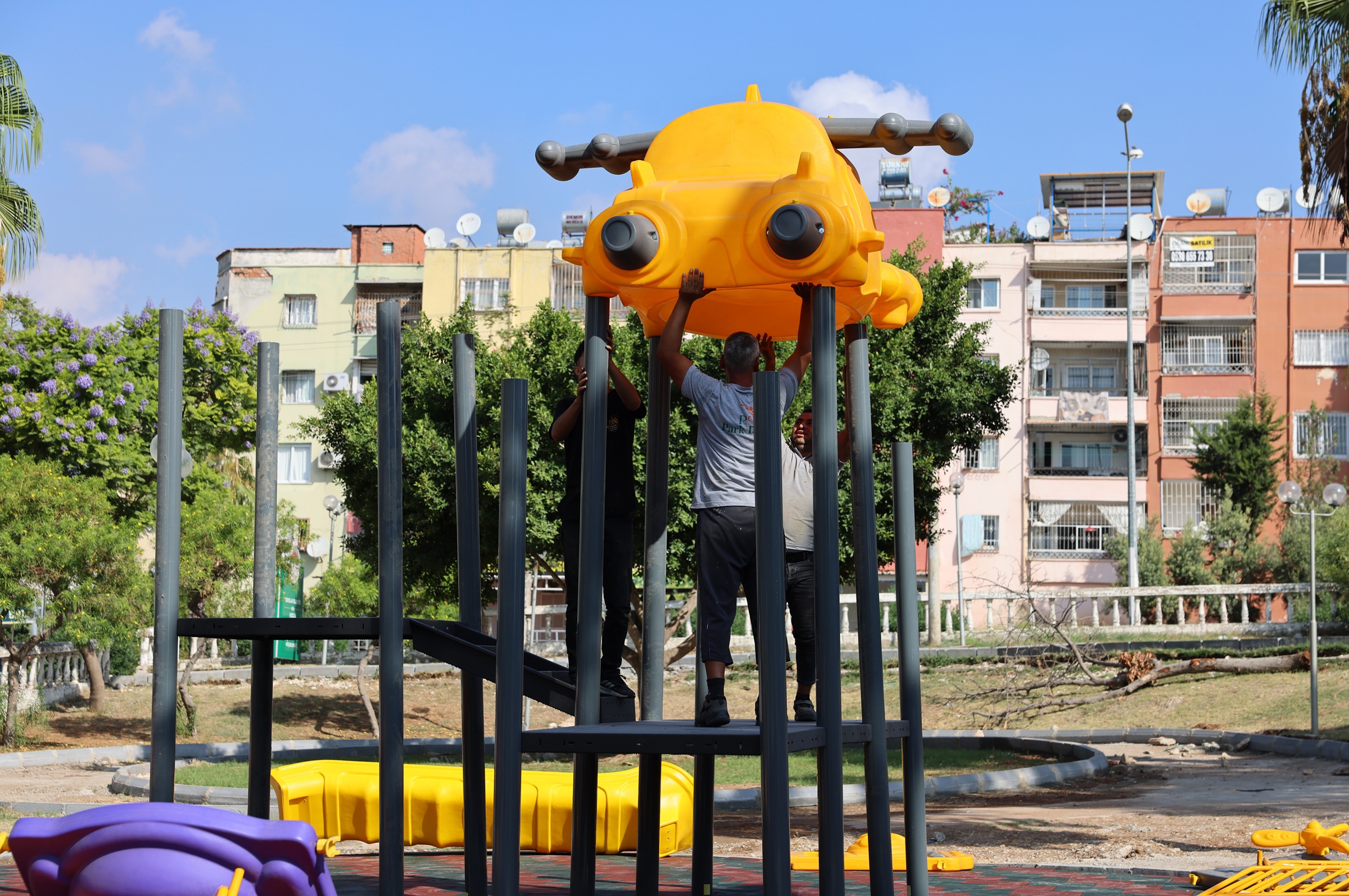 Toroslar’da 5 yeni park hizmete sunuldu, 20 park yenilendi