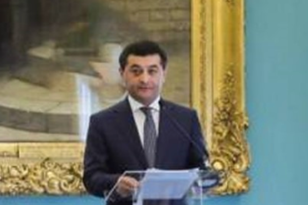 Özbekistan Dışişleri Bakanı Saidov, JICA Başkanı Tanaka ile görüştü