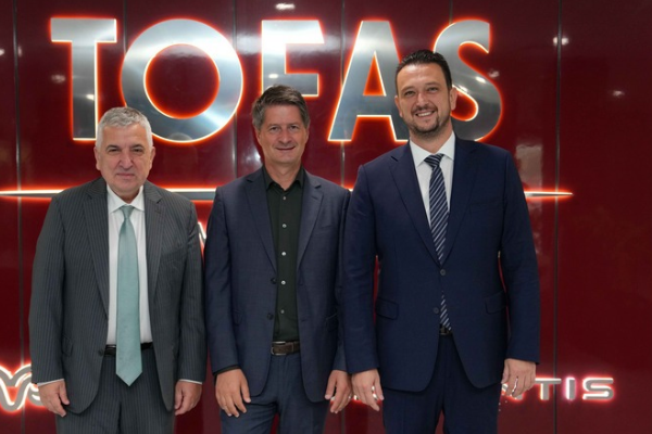 Citroen CEO’su Xavier Chardon’dan Tofaş’ın Bursa’daki üretim üssüne ziyaret