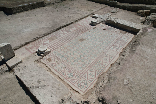 Pompeiopolis’te 105 metrekarelik mozaik ve Eros başı bulundu