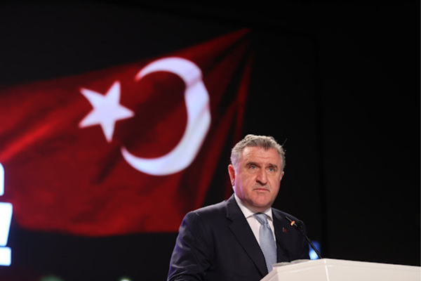 Bakan Bak, KKTC Cumhuriyet Meclisi Başkanı Öztürkler’i ziyaret etti