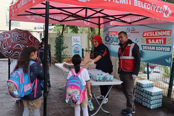 İzmit’te Beslenme Saati Projesi 3 okulda sürdürülüyor