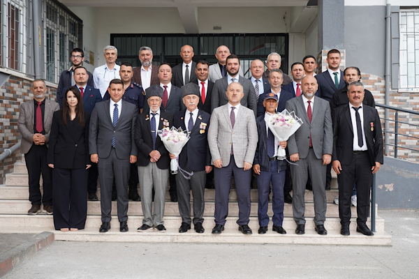 Orhangazi’de Gaziler Günü kapsamında öğrencilerle gaziler bir araya geldi