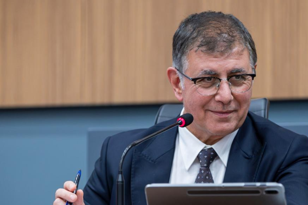 Başkan Tugay, Marmomac Fuarı’nda sektör temsilcileriyle görüştü