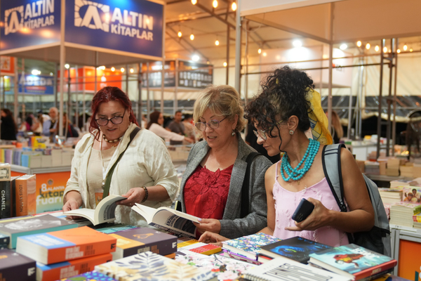 8. Alanya Kitap Fuarı kapılarını kitapseverlere açtı