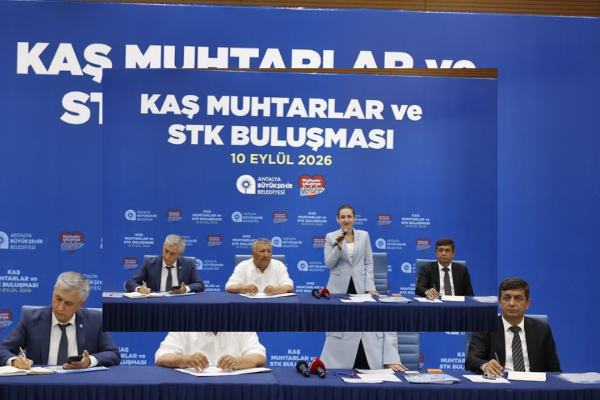 Büşra Özdemir, Kaş’ta muhtarların taleplerini dinledi