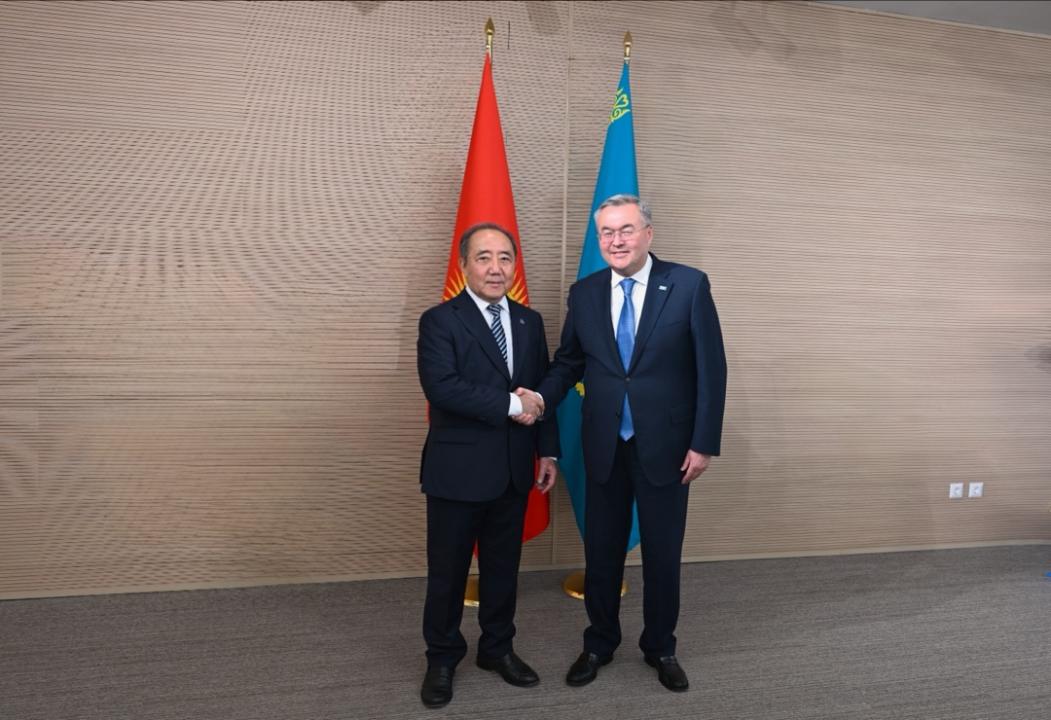 Kazakistan Dışişleri Bakanı Tileuberdi, Kırgızistan Büyükelçisi Bazarbaev’i kabul etti