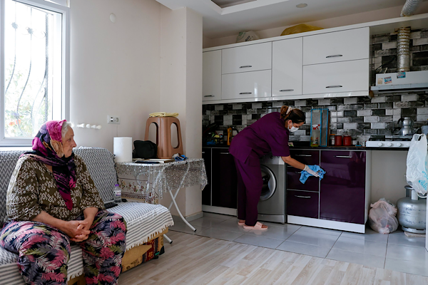 Antalya’da 8 ayda 1.524 vatandaşa evde bakım hizmeti verildi