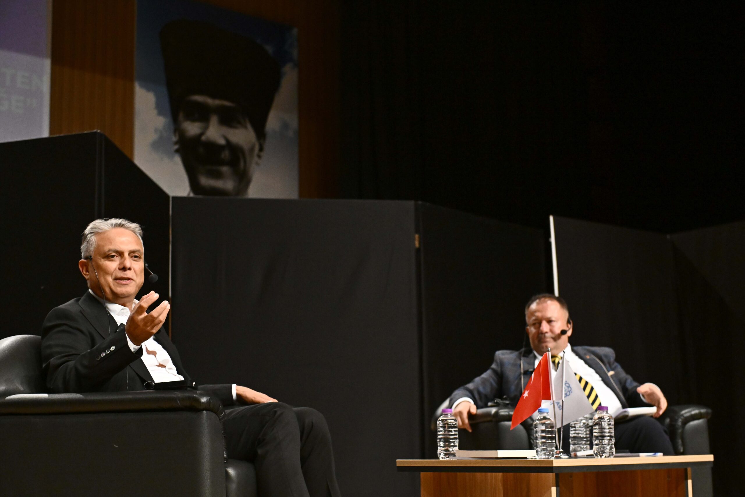 Uysal: Siyasetin topluma güven ve gelecek duygusu vermesi gerekiyor