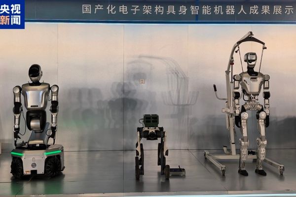Yerli elektronik mimariye sahip EAI robotu görücüye çıktı