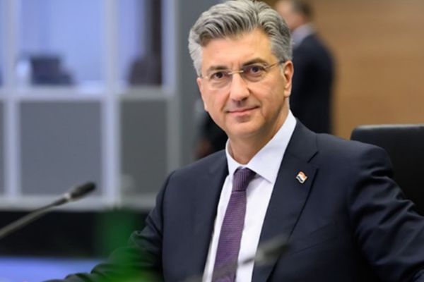 Plenkovic, New York’ta Aziz Rafael mahalle kilisesinde düzenlenen ayine katıldı