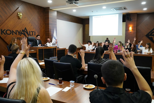 Konyaaltı Belediyesi Gençlik Meclisi Eylül ayı toplantısını gerçekleştirdi