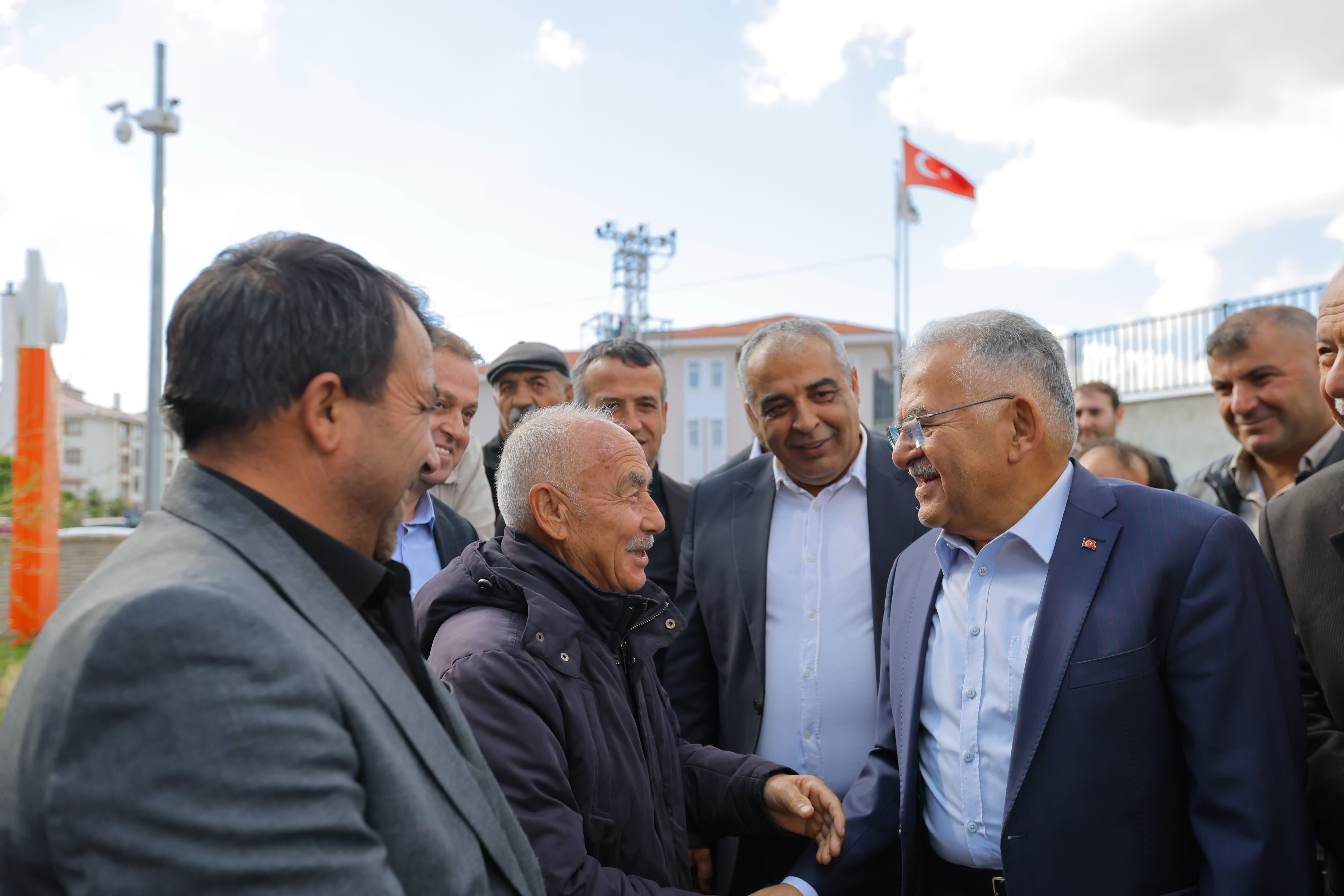 Büyükkılıç, Sarız ve Pınarbaşı’nda muhtarların taleplerini dinledi