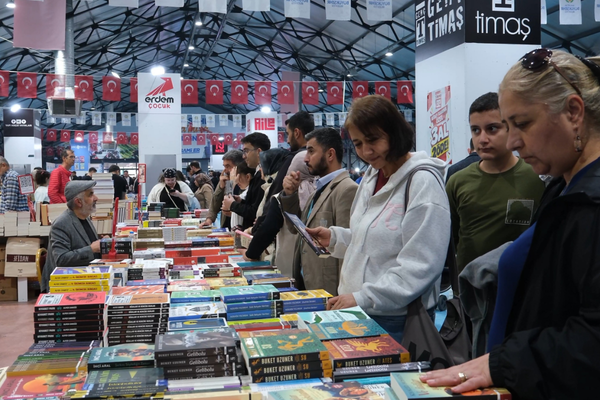 Malatya Kitap Fuarı’nda yazarlar okurlarla buluştu