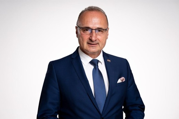 Radman, Ürdün Dışişleri Bakanı Safadi ile görüştü