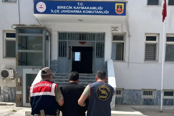Şanlıurfa’da uyuşturucu ticaretinden aranan şahıs yakalandı