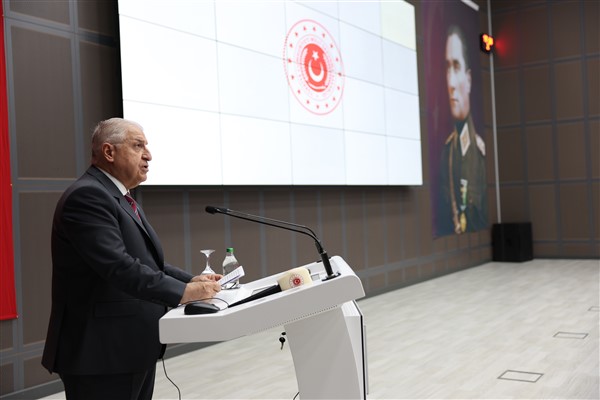 Bakan Güler, İskenderun’da sancak tevdi törenine katıldı