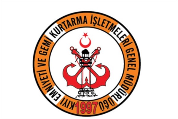 Rize açıklarında arızalanan tekne kurtarıldı