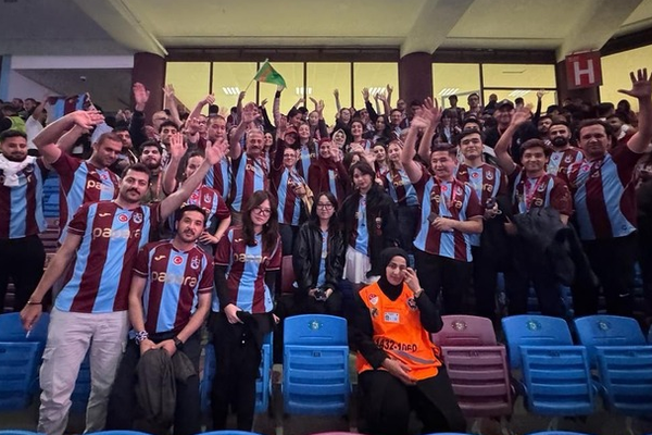Trabzon’da  21 ülkeden 140 genç tribünleri doldurdu