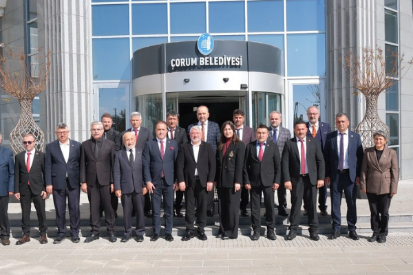 Çorumlu muhtarlardan Başkan Aşgın’a ziyaret