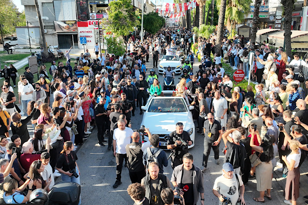 63. Uluslararası Antalya Altın Portakal Film Festivali geleneksel kortejle başladı