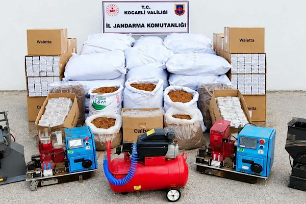 Kocaeli’de 2 milyon 450 bin lira değerinde kaçak tütün ele geçirildi