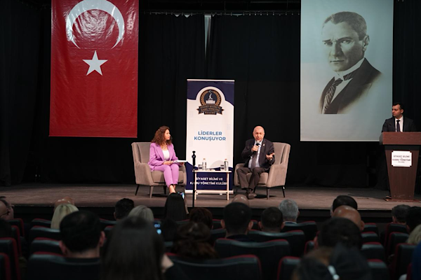 Özdağ, Denizli’de üniversite öğrencileriyle buluştu