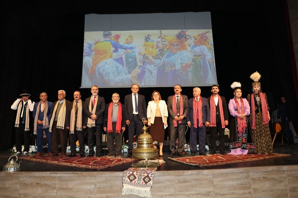 Gaziantep’te Türk dünyasının ozanları buluştu
