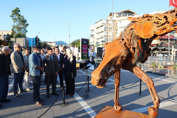 Kıymetli hurdalar Marmaris’te sanat eserlerine dönüştü