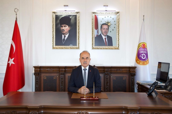 Ordu Valisi Erol Muhtarlar Günü’nü kutladı