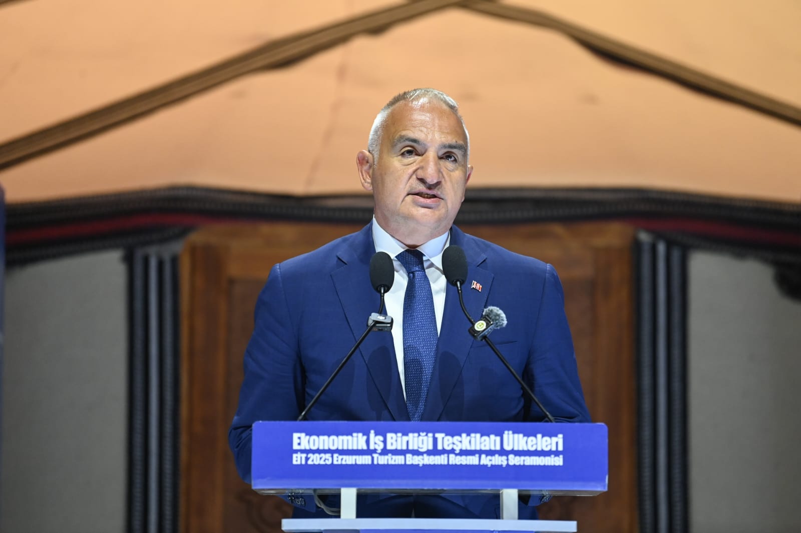 Bakan Ersoy’dan Göksel Arsoy için başsağlığı mesajı
