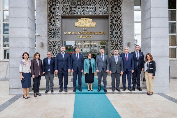 İzmir ve Gaziantep arasında atık yönetimi iş birliği ele alındı