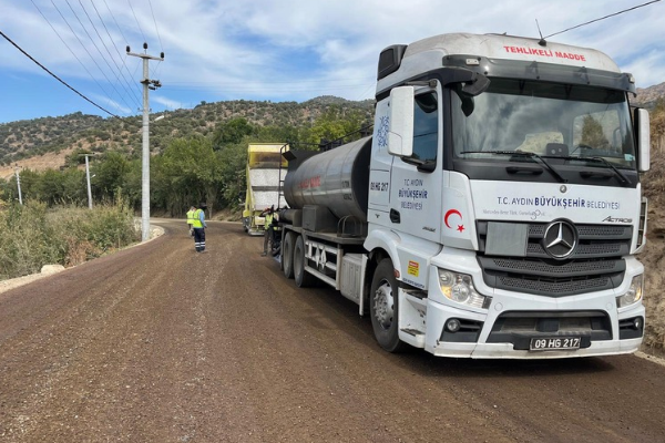 Aydın’ın 17 ilçesinde yol yapım ve yenileme çalışmaları sürüyor