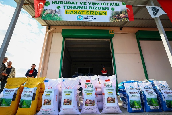 Manisa Büyükşehir Belediyesi 2 bin 158 üreticiye tohum desteği sağlayacak