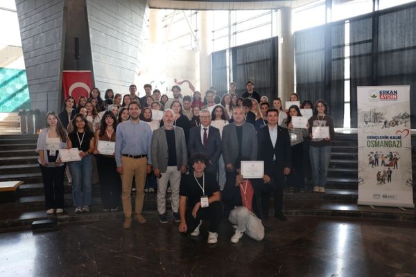 Osmangazi’de gençlerin 20 saatlik proje maratonunda birinci “Kent Elçileri” oldu
