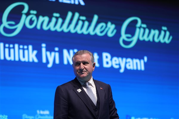 Bakan Bak’tan VakıfBank’a tebrik mesajı